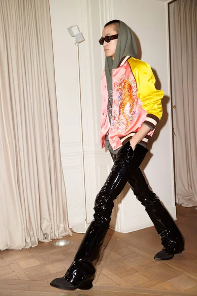 Look 13